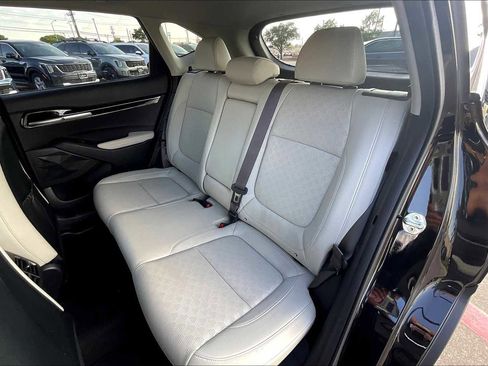 Certified 2022 Kia Seltos EX image 28