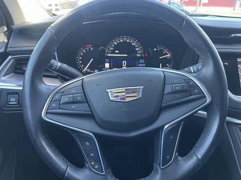 Used 2018 Cadillac XT5 Luxury w/ Driver Awareness Package image 19