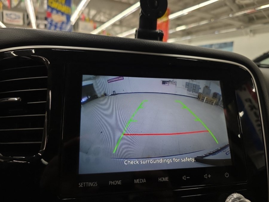Used 2020 Mitsubishi Outlander SEL FWD image 24