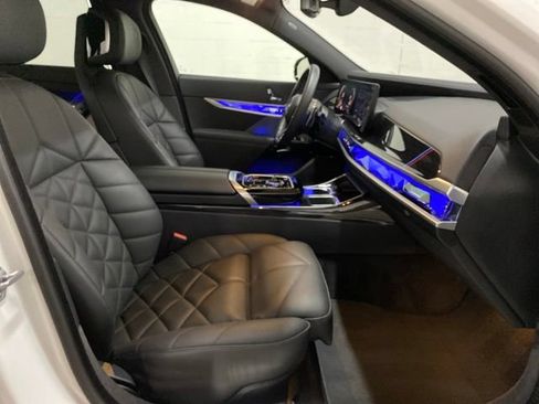 Used 2026 BMW 740i RWD image 26