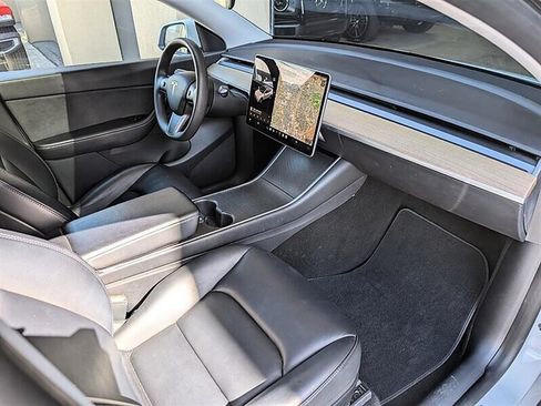 Used 2021 Tesla Model Y Long Range AWD/4WD image 4