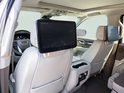 Used 2023 GMC Yukon XL Denali w/ Denali Reserve Package RWD image 28