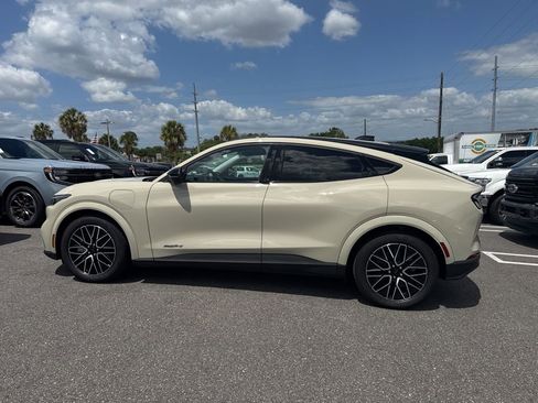 Used 2025 Ford Mustang Mach-E Premium image 4