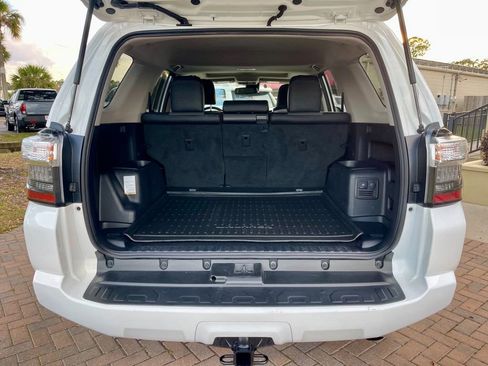 Used 2023 Toyota 4Runner SR5 Premium image 5