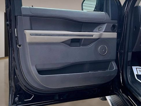 Used 2020 Ford Expedition XLT w/ Equipment Group 202A RWD image 18