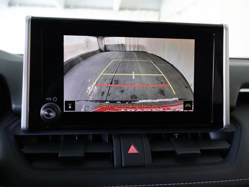 Used 2025 Toyota RAV4 XLE image 20