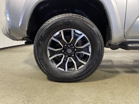 Certified 2022 Toyota Tacoma TRD Sport w/ TRD Premium Sport Package RWD image 11