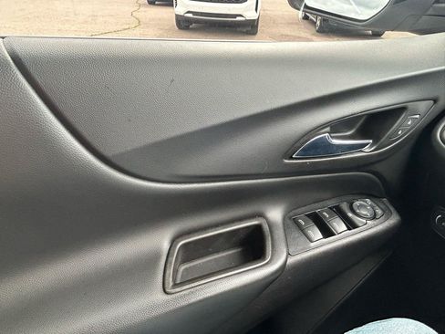 Used 2018 Chevrolet Equinox LT FWD image 27
