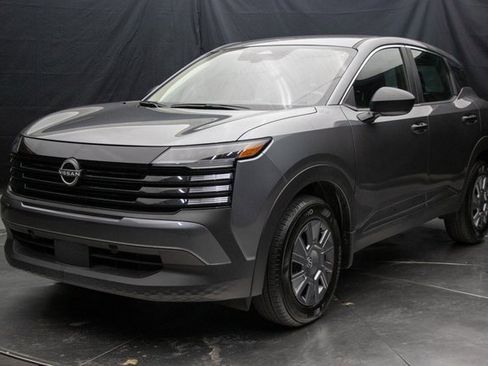 Used 2025 Nissan Kicks S image 6