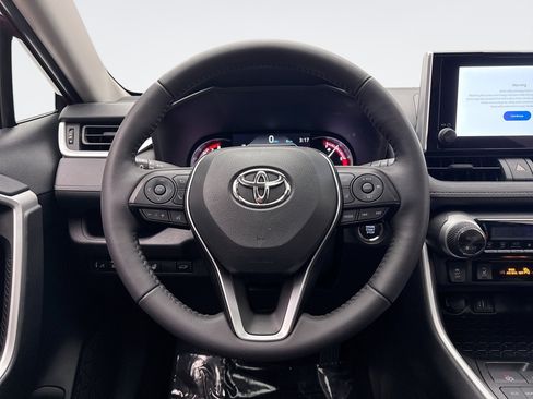Used 2025 Toyota RAV4 XLE w/ Convenience Package AWD/4WD image 12