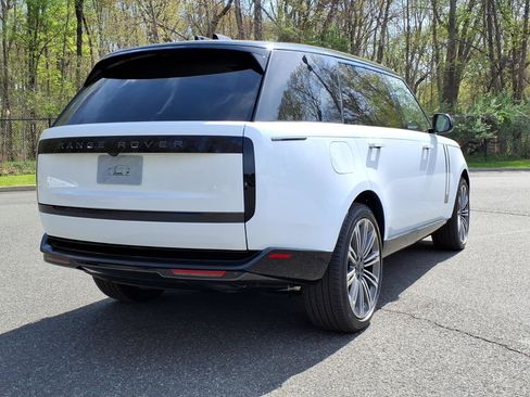New 2026 Land Rover Range Rover Long Wheelbase SE AWD/4WD image 2