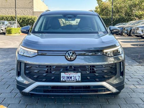 Used 2025 Volkswagen Tiguan S FWD image 2