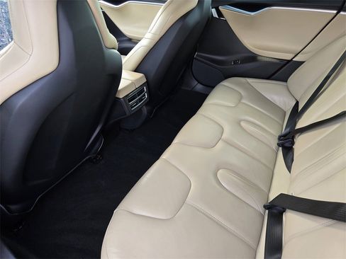 Used 2015 Tesla Model S P90D image 29