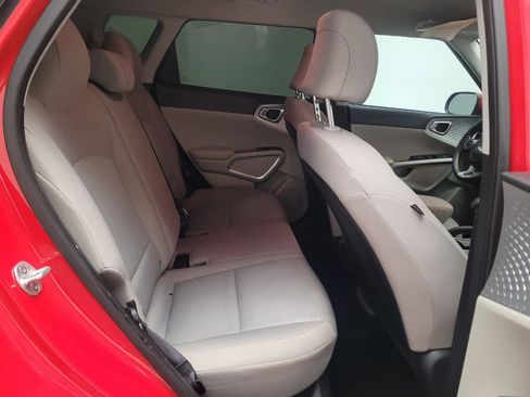 Used 2020 Kia Soul LX FWD image 19