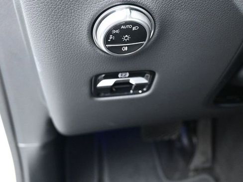 Used 2025 Mercedes-Benz GLC 300 image 21