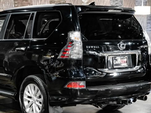 Used 2016 Lexus GX 460 w/ Premium Package AWD/4WD image 18