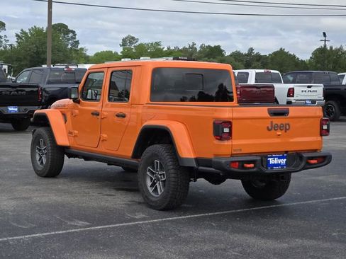 New 2025 Jeep Gladiator Mojave image 4