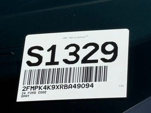 Used 2024 Ford Edge Titanium image 32