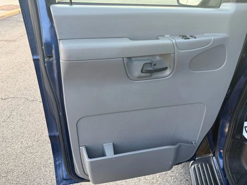 Used 2008 Ford E-350 and Econoline 350 XLT image 23