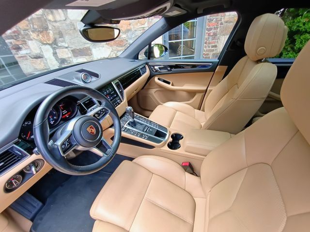 Used 2018 Porsche Macan AWD/4WD image 31
