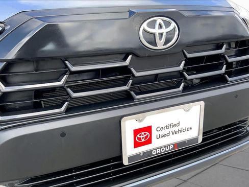 Used 2026 Toyota Corolla Cross XLE FWD image 29