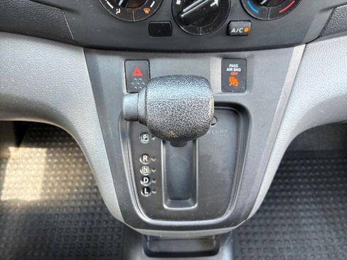 Used 2021 Nissan NV200 S image 21