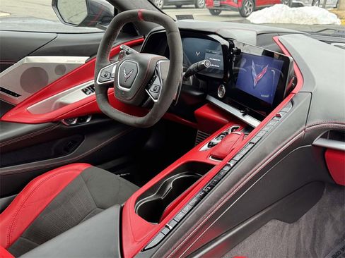 Used 2024 Chevrolet Corvette Stingray Premium Cpe w/ Z51 Performance Package image 11