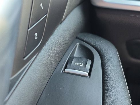 Used 2025 BMW X5 sDrive40i w/ M Sport Package image 27