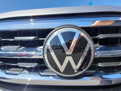 Used 2021 Volkswagen Atlas Cross Sport S image 28