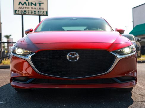 Used 2020 MAZDA MAZDA3 Sedan w/ Premium Package image 23