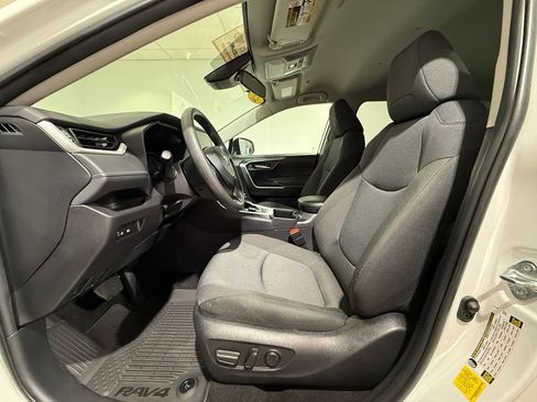 Certified 2025 Toyota RAV4 XLE AWD/4WD image 13