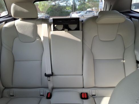 Certified 2023 Volvo XC60 B5 Plus w/ Protection Package Premier AWD/4WD image 19