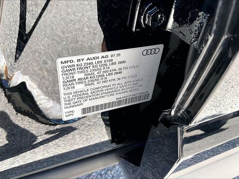 Certified 2025 Audi Q3 2.0T Premium Plus w/ Premium Plus Package AWD/4WD image 30