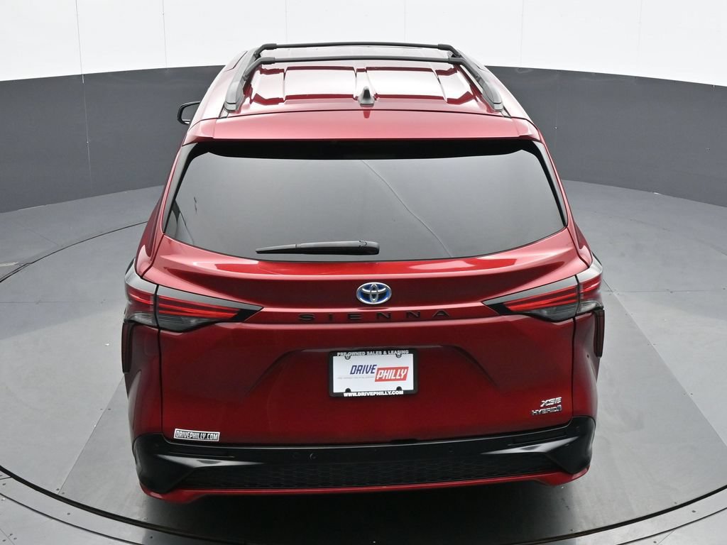 Used 2024 Toyota Sienna XSE FWD image 23