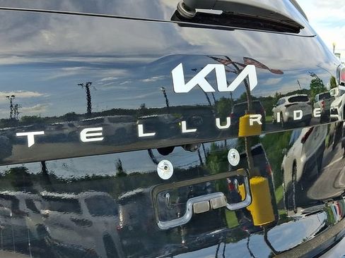 Certified 2023 Kia Telluride SX Prestige AWD/4WD image 30