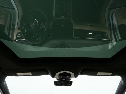 New 2026 Porsche Macan AWD image 21