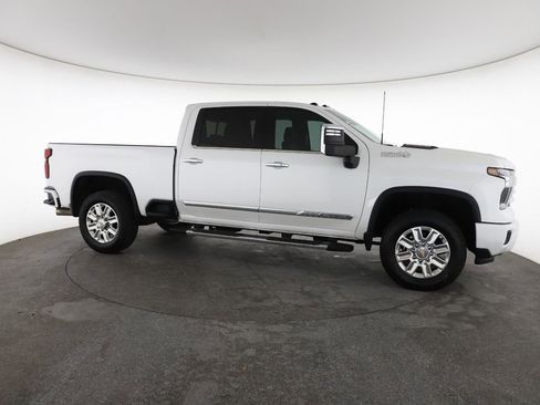 Certified 2025 Chevrolet Silverado 2500 High Country w/ Technology Package AWD/4WD image 15