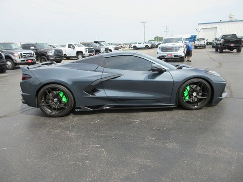 Used 2021 Chevrolet Corvette Stingray Premium Conv w/ Z51 Performance Package RWD image 4