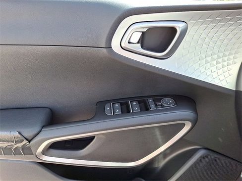 New 2025 Kia Soul LX w/ LX Technology Package image 8