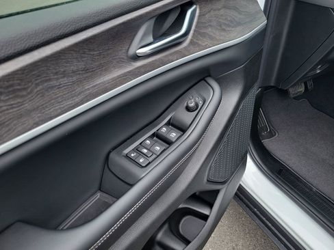 New 2026 Jeep Grand Cherokee L 2WD image 7