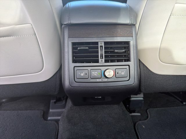 Used 2018 Toyota Avalon Limited FWD image 19