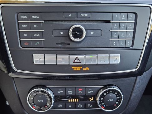 Used 2019 Mercedes-Benz GLE 400 4MATIC image 19