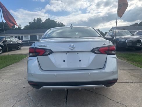 Used 2021 Nissan Versa SV image 9