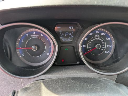 Used 2015 Hyundai Elantra SE FWD image 14