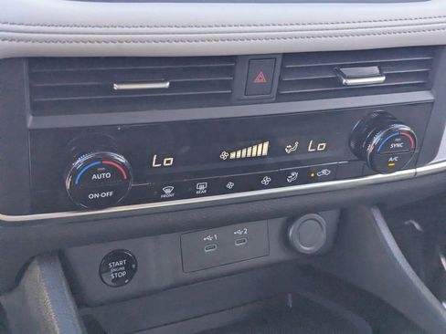 Certified 2024 Nissan Rogue SV image 25