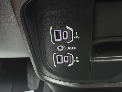 Used 2024 RAM 2500 Big Horn AWD/4WD image 29