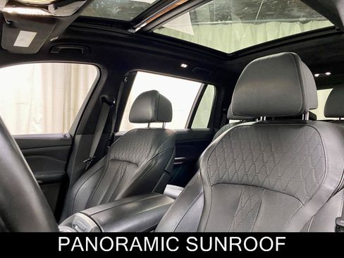 Used 2021 BMW X7 M50i w/ Executive Package AWD/4WD image 17