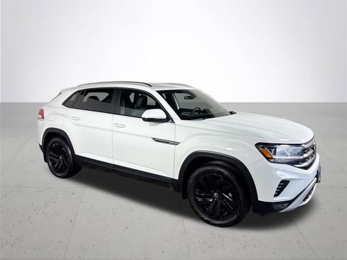Certified 2023 Volkswagen Atlas Cross Sport SE w/ Panoramic Sunroof Package image 4