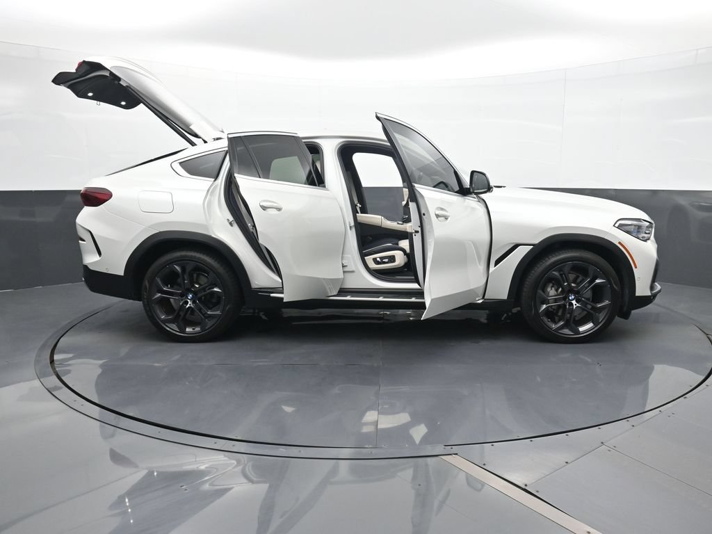 Used 2021 BMW X6 xDrive40i w/ Executive Package AWD/4WD image 31