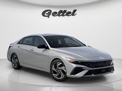 New 2026 Hyundai Elantra SEL Sport Premium FWD image 2